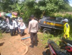 Polsek Khayangan Salurkan Air Bersih di Rumah Warga Terkena Musibah Lakalantas an.KELUARGA IBU SAHANI