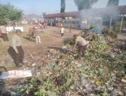 Polsek Tanjung Bersama Masyarakat Gelar Aksi Bersih Pasar dalam Rangka Bulan Bakti Gotong Royong