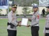 Toreh Prestasi, Tiga Anggota Polres Sumbawa Barat Terima Penghargaan