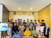 Bhabinkamtibmas Desa Sekongkang Bawah bersama Tiga Pilar dan Masyarakat “Ngopi Desa”, Bahas Penguatan Pariwisata dan Keamanan Wisatawan