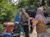 Polri Untuk Masyarakat, Bhabinkamtibmas Polsek Woha dan Satsamapta Polres Bima Salurkan 5000 Liter Air Bersih di Desa Kalampa