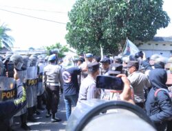 Polres Sumbawa Barat Kawal Ketat Aksi Unjuk Rasa KP4S, Pastikan Situasi Aman dan Kondusif