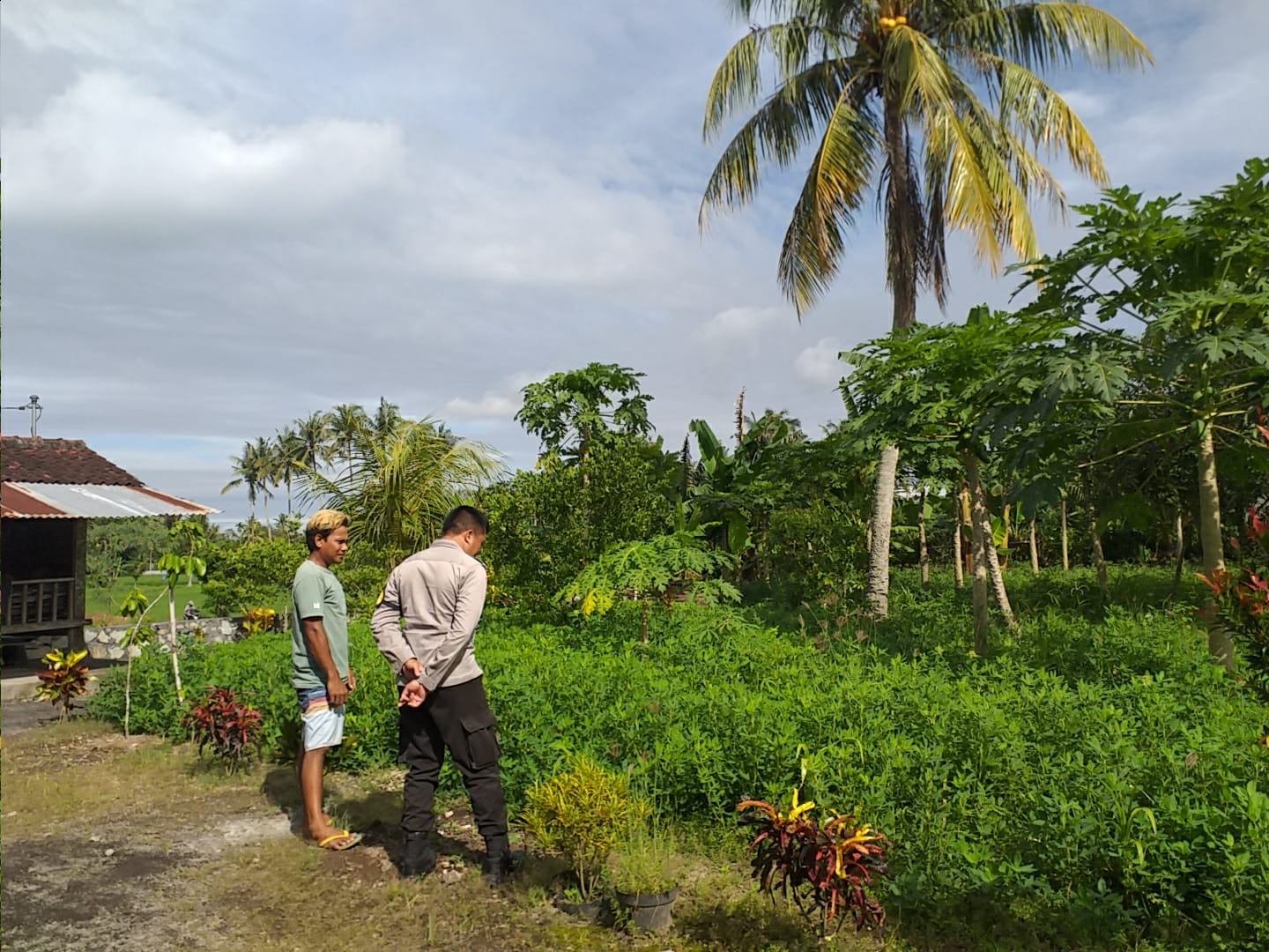 Polri Dukung Ketahanan Pangan di Dusun Tambang Eleh, Lombok Barat