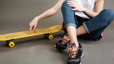 Anak Gaul Asli Gak Beli Sepatu Baru! Ini Alasannya.