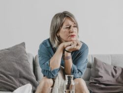 Dulu Dipuja, Kini Sepi: Usia 46 Emang Segini Sakitnya?