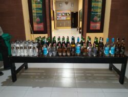 Cegah Peredaran Miras, Polsek Asakota Polres Bima Kota Sita Puluhan Botol Miras Berbagai Jenis