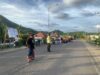 Bhabinkamtibmas Desa Kokarlian Berikan Pengamanan Upacara Keagamaan Ngulapin dalam Rangka Pembangunan Sanggah/Merajan
