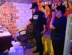 Tim Opsnal Sat Resnarkoba Polres Bima Kota Gagalkan Peredaran Ratusan Botol Miras Berbagai Jenis