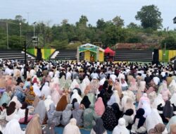 Personel Polres Bima Kota Laksanakan Sholat Idul Adha di Halaman Mako