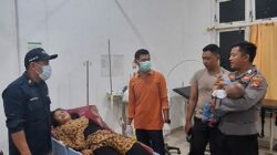 Respons Cepat Personel KPL Tano Evakuasi Ibu dan Bayi yang Pingsan di Atas Kapal