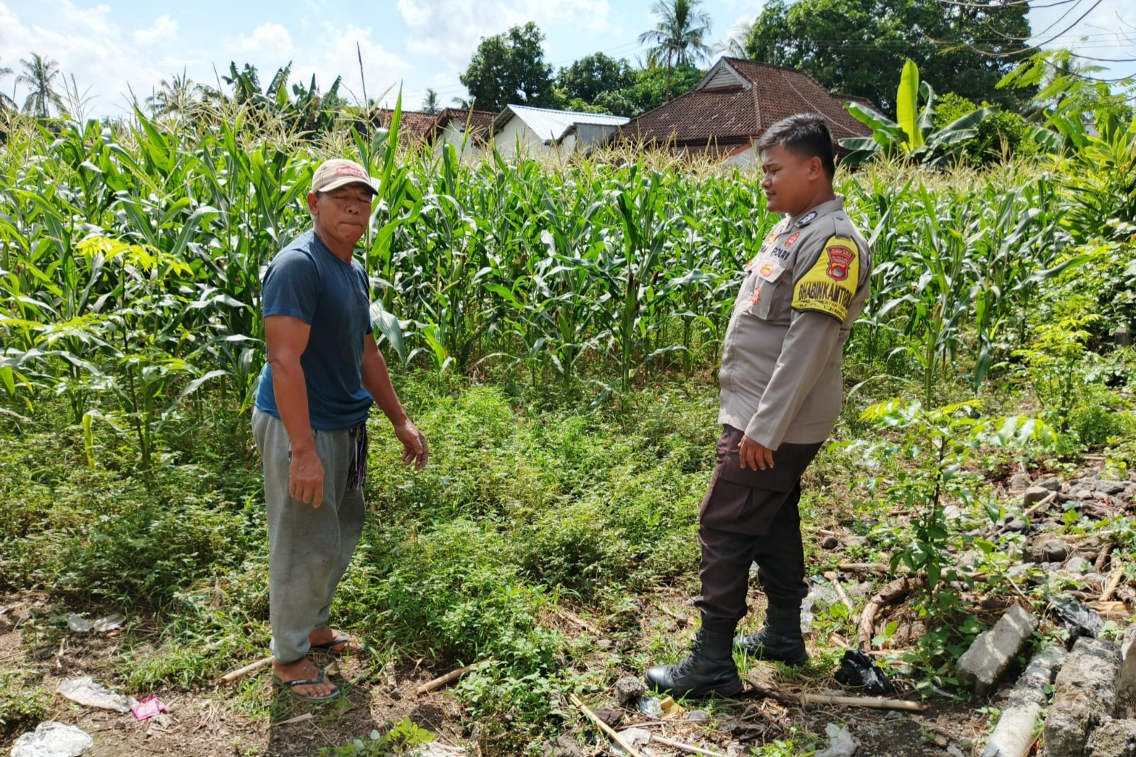 Polres Lombok Barat Dorong Ketahanan Pangan Desa Jembatan Gantung