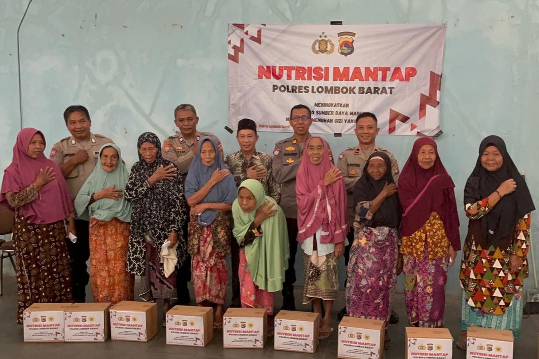 Kepedulian Polri Terwujud di Kediri lewat Bantuan Sembako Hari Bhayangkara