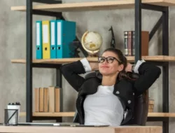 Kerja Terus, Hidup Kapan? Saatnya Kerja Cukup, Hidup Lebih