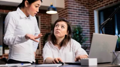 Dilema Pekerja Usia 50: Terlalu Tua untuk Dipakai, Terlalu Muda untuk Dibuang