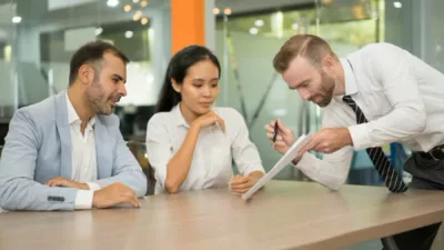 Awas, 5 Kebiasaan Ini Bisa Dinilai Jadi Penjilat di Kantor