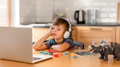 Bukan Soal Durasi, Ini Kunci Sejati Atur Waktu Layar Anak