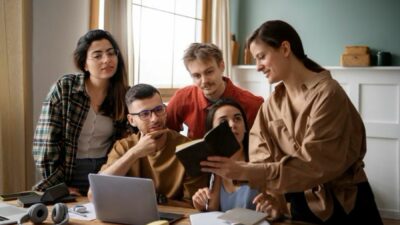 Gen Z vs Milenial, Siapa yang Lebih Malas Kerja?