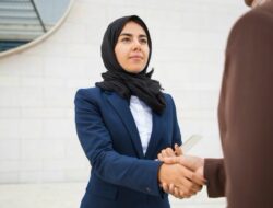 Berhenti Jadi Orang Baik, Mulailah Dihormati