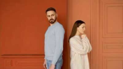 Pernikahan Baik-Baik Saja? Tunggu Dulu, Coba Rasakan Heningnya!