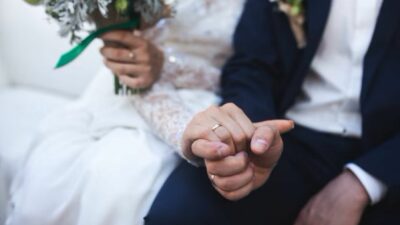 Resepsi Pernikahan Bikin Capek? Ini 5 Tradisi yang Sebaiknya Dibuang!