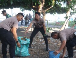 *Sambut Hari Bhayangkara ke-79, Polres Lombok Utara Gelar Aksi Bersih Pantai di Dusun Kerakas*