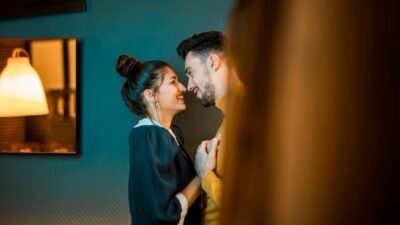 Alasan Cinta Setelah Menikah Bisa Lebih 'Menyala' dari Pacaran