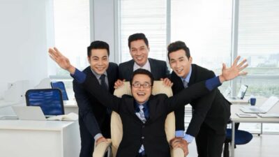 Rahasia Gelap di Balik Sosok Pemimpin yang Disukai Banyak Orang