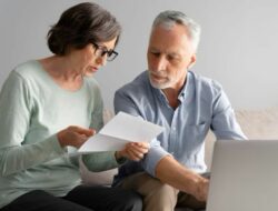 Menikah Lagi di Usia Pensiun? Awas Terjebak Masalah Finansial!