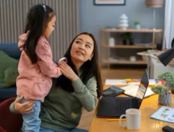 Self-Care Ibu Bekerja: Mewah, Egois, atau Wajib?