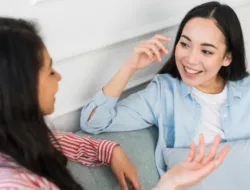 Bukan Sopan atau Ramah, Ini Sikap Bicara yang Disukai Orang