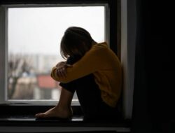 Keheningan Itu Menakutkan? Atau Kita Saja yang Takut Diri Sendiri