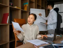 Bos Sudah Tahu Antara Kerja Cari Muka dan Diam Mematikan