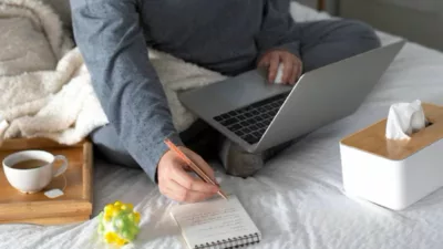 Cuma Modal Laptop? Ini Cara Dapet Uang dari Kamar Kos!