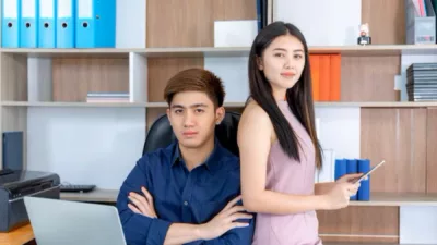 Naksir Rekan Kerja? Ini Batas Aman yang Wajib Diketahui