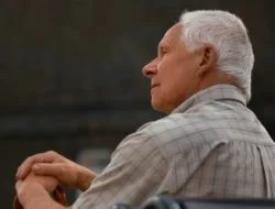 Hal-Hal yang Terlambat Kita Sesali di Usia Senja