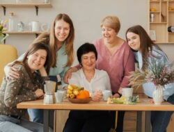 Alasan Ibu-Ibu Baru Berani Jujur Setelah Anak Dewasa