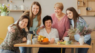 Alasan Ibu-Ibu Baru Berani Jujur Setelah Anak Dewasa