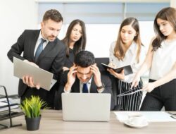 Narsisis Bikin Kerja Jadi Neraka? Ini Cara Pintar Hadapi Mereka!