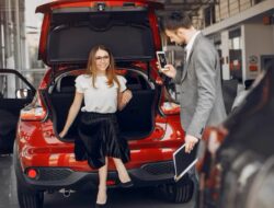 Fakta! Orang Sering Pamer Justru Paling Gak Percaya Diri