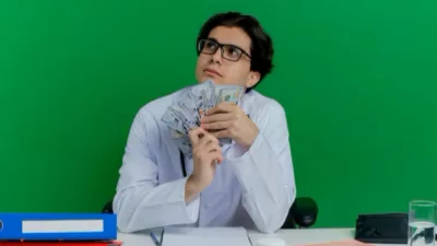 10 Kebiasaan Aneh Orang yang Selalu Punya Uang