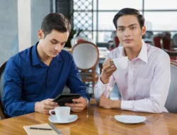 Sopan atau Munafik? Cara Mudah Membedakan Ketulusannya