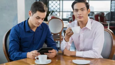 Sopan atau Munafik? Cara Mudah Membedakan Ketulusannya