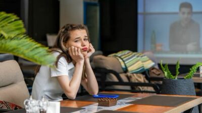 Bosan dengan Rekan Kerja Drama? Ini 10 Kalimat Penyelamat Mentalmu