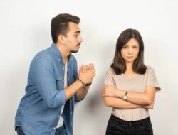 Bukan Cuma Perselisihan, Ini yang Bikin Wanita Putuskan Berpisah