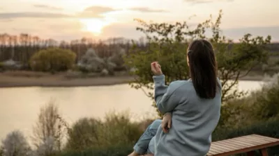 Hidup Hanya Demi Pujian dan Validasi, Bahagianya di Mana?