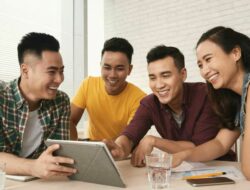 Biar Gak Dibilang Penjilat, Gini Cara Disayang Bos