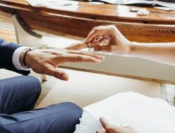 Tekanan Nikah Itu Nyata, Stop Hidup dari Ekspektasi Orang!