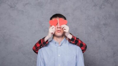 Kamu Dibutakan Cinta? Otakmu Memang Disetel Begitu!