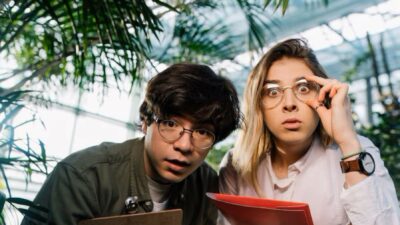 Mereka Terlihat Aneh? Mungkin IQ-nya di Atas Rata-Rata!