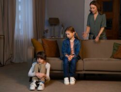 Disayang Tapi Dibungkam, Realita Anak Dimanipulasi Orang Tua